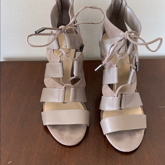 Lace up 3” grey heels - Picture 1 of 4